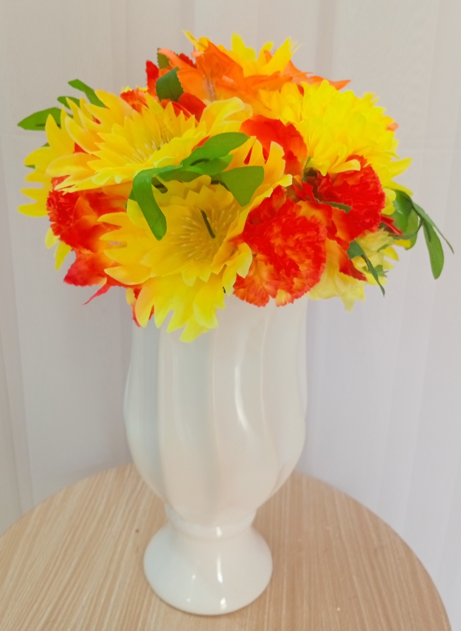 Arranjo Floral Permanente Flores Amarelo E Laranja  - Três Marias Festas