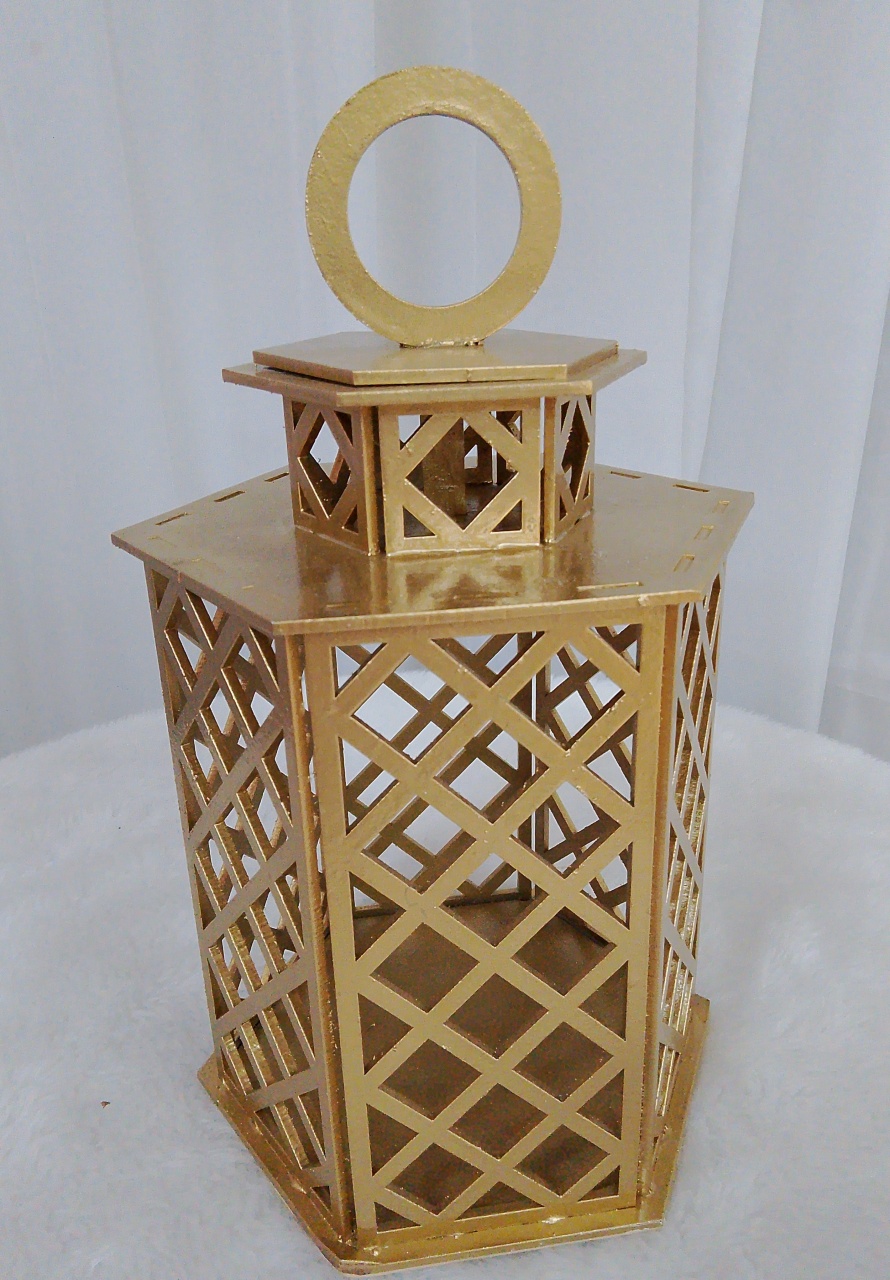Lanterna de Mesa M Dourado - Três Marias Festas