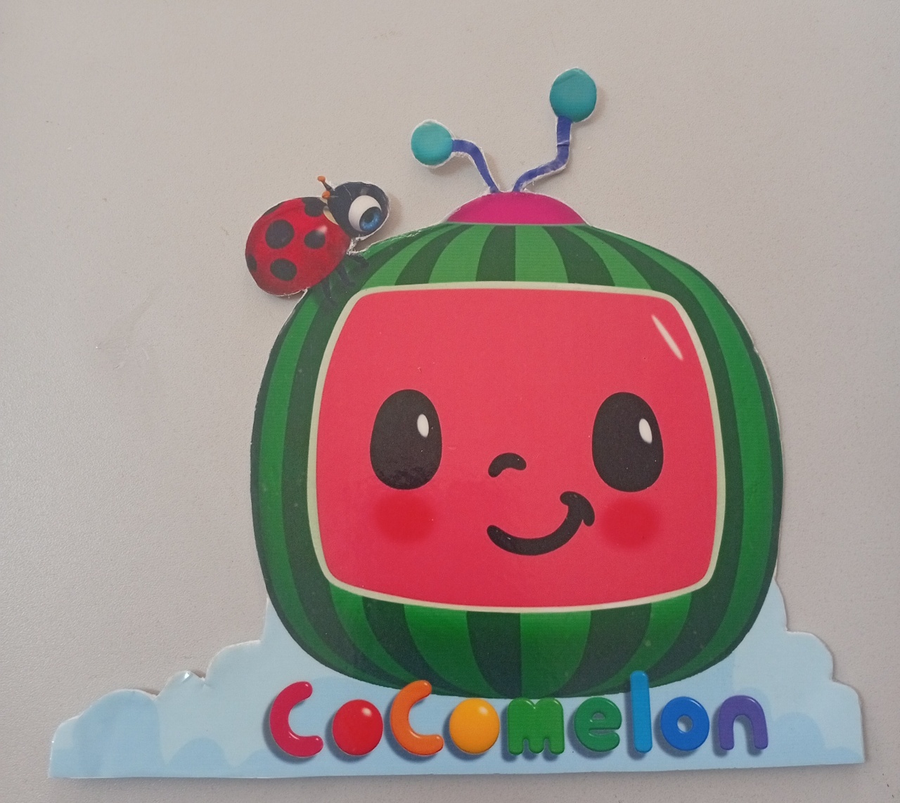 Display Ps - Cocomelon - Três Marias Festas