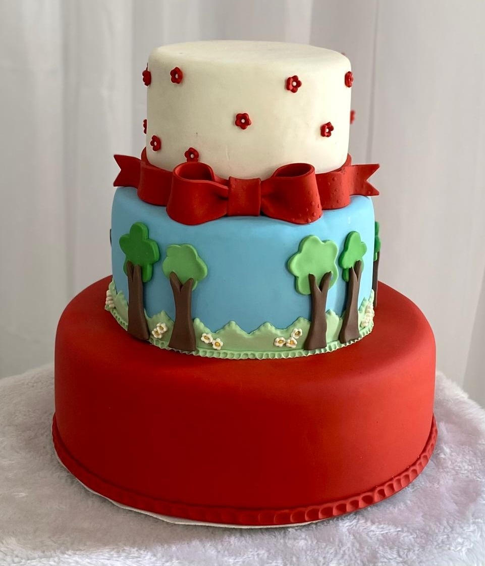 Chapeuzinho Vermelho - Três Marias Festas