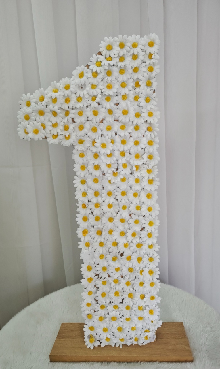 Número 1 Mdf (Margaridas) - Três Marias Festas