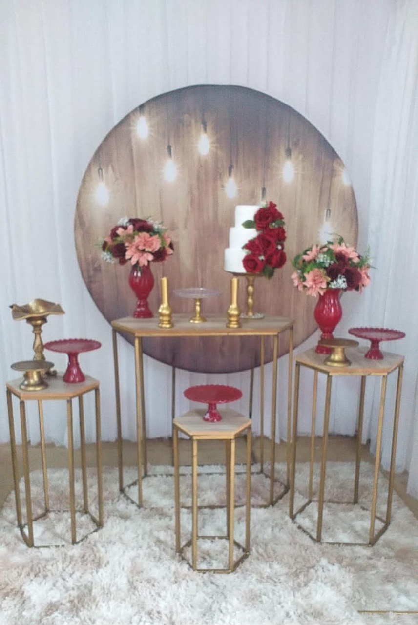 Luzes Com Vermelho - Três Marias Festas