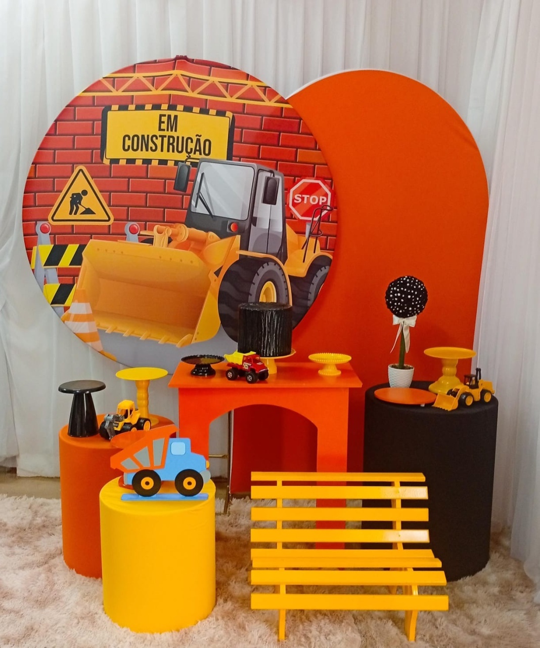 Em Construção/Trator (Mod2) - Três Marias Festas