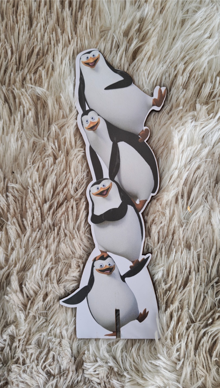 Display Mdf Simples - Madagascar (Pinguins) - Três Marias Festas