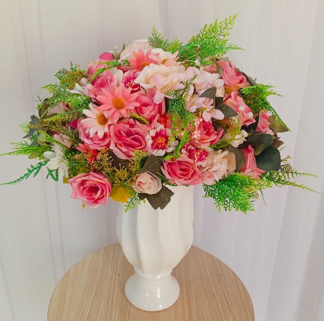 Arranjo Floral Permanente Flores  Rosa E Branco  - Três Marias Festas