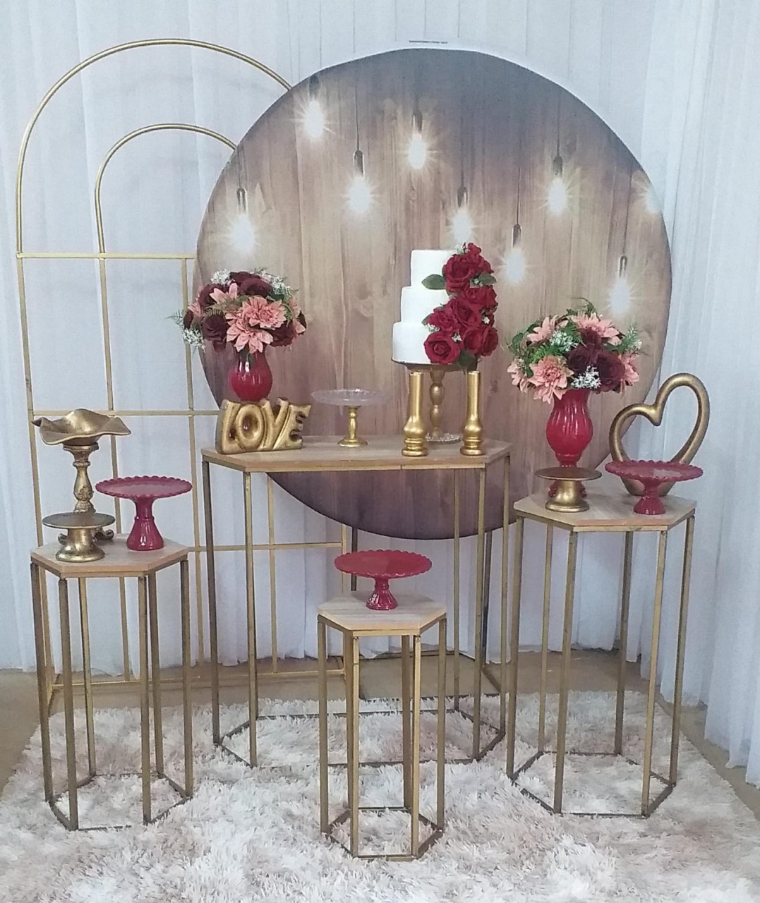 Luzes Com Vermelho - Três Marias Festas