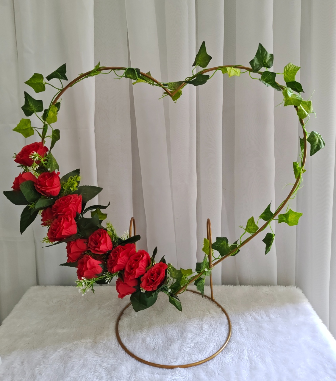 Estrutura Mini Coração Com Rosas de Ferro - Três Marias Festas