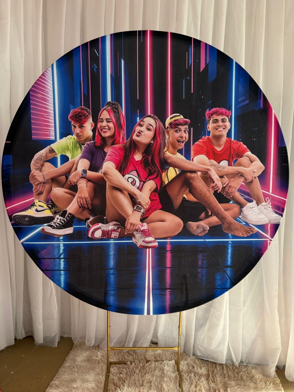 Painel Sublimado Emily Vick (Dos Rosas) - Três Marias Festas