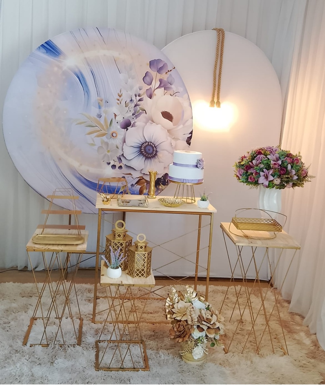 Floral Lilás Com Dourado (Mod2) - Três Marias Festas