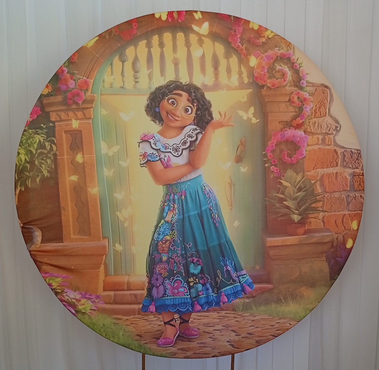 Painel Sublimado Mirabel (Encanto) - Três Marias Festas