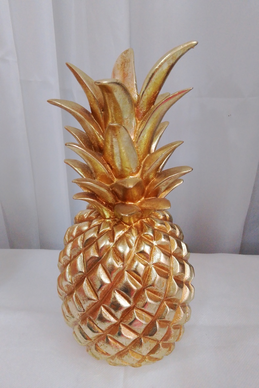 Abacaxi Dourado Cerâmica - Três Marias Festas