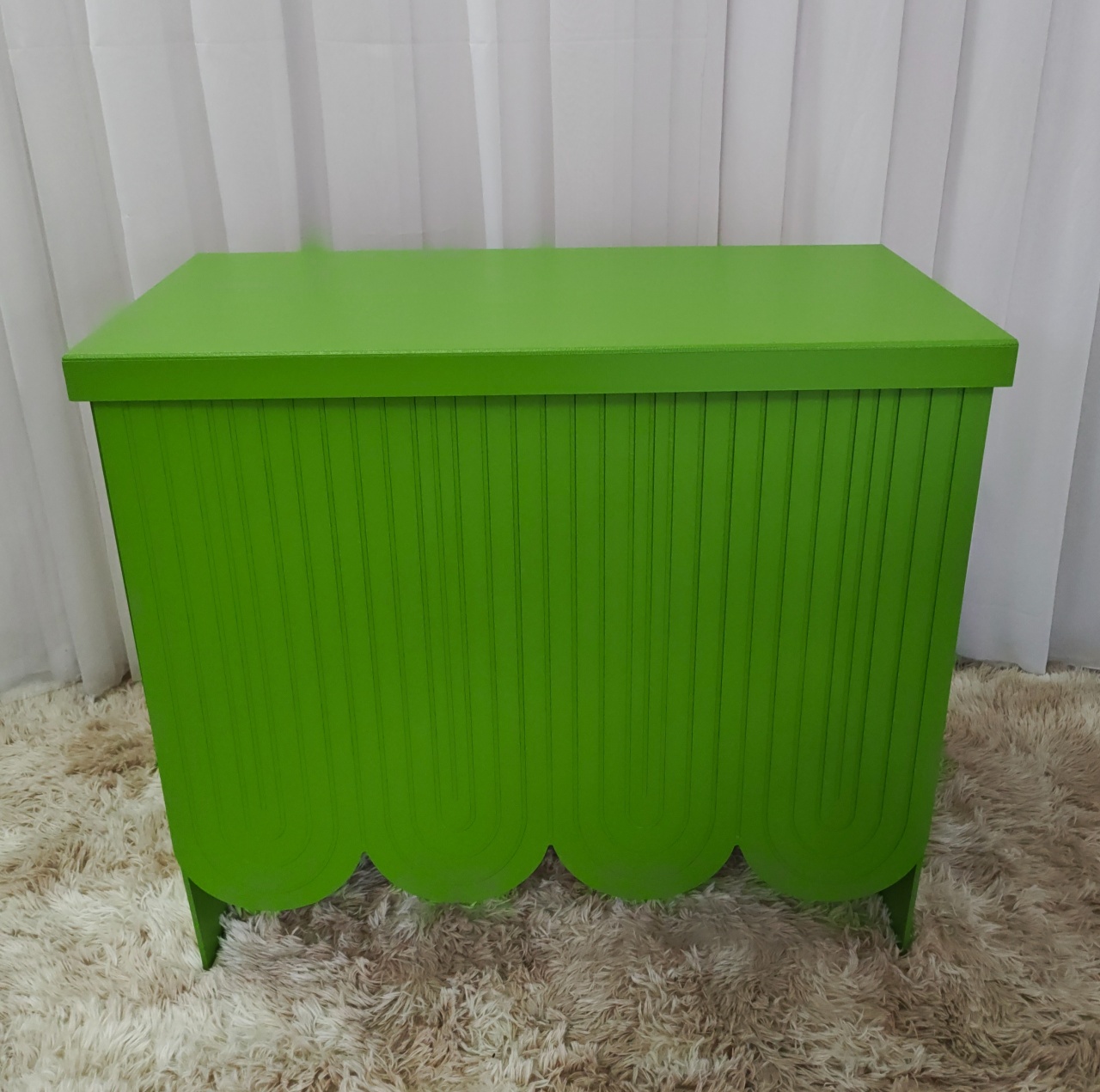 Cômoda Bombe Babado Verde Grama - Três Marias Festas