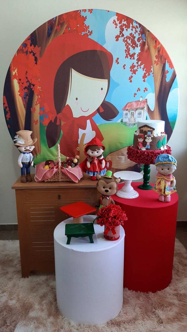 Chapeuzinho Vermelho - Três Marias Festas