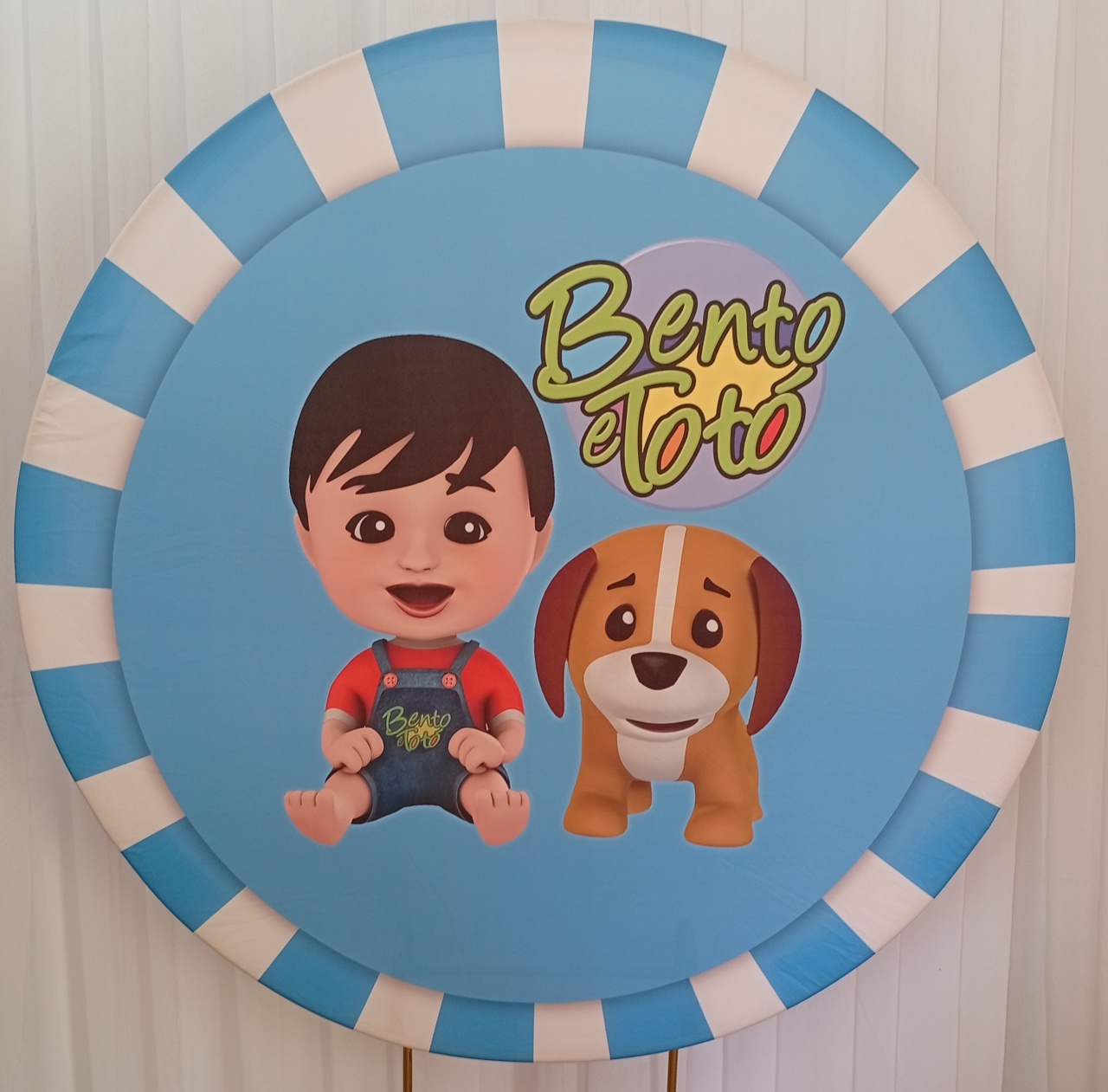 Painel Sublimado Bento E Totó  - Três Marias Festas