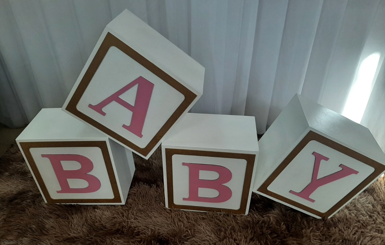Cubos Baby Dourado E Rosa  - Três Marias Festas