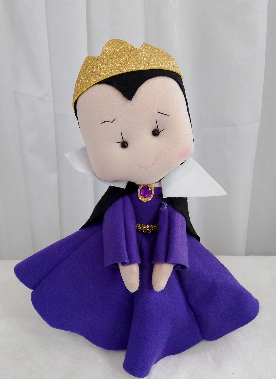 Rainha Grimhilde (Bruxa Branca de Neve) - Três Marias Festas