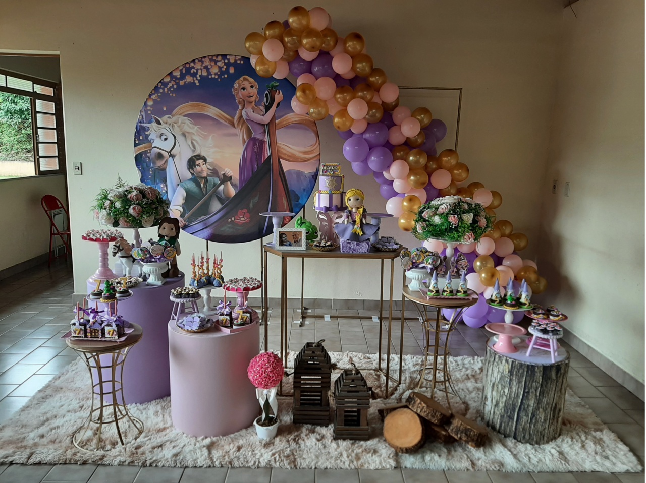 Projetos & Montagens de Decoração - Enrolados (Rapunzel) - Três Marias Festas