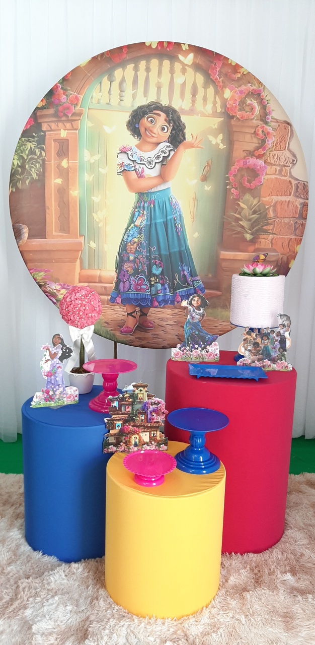 Encanto Mirabel - Três Marias Festas