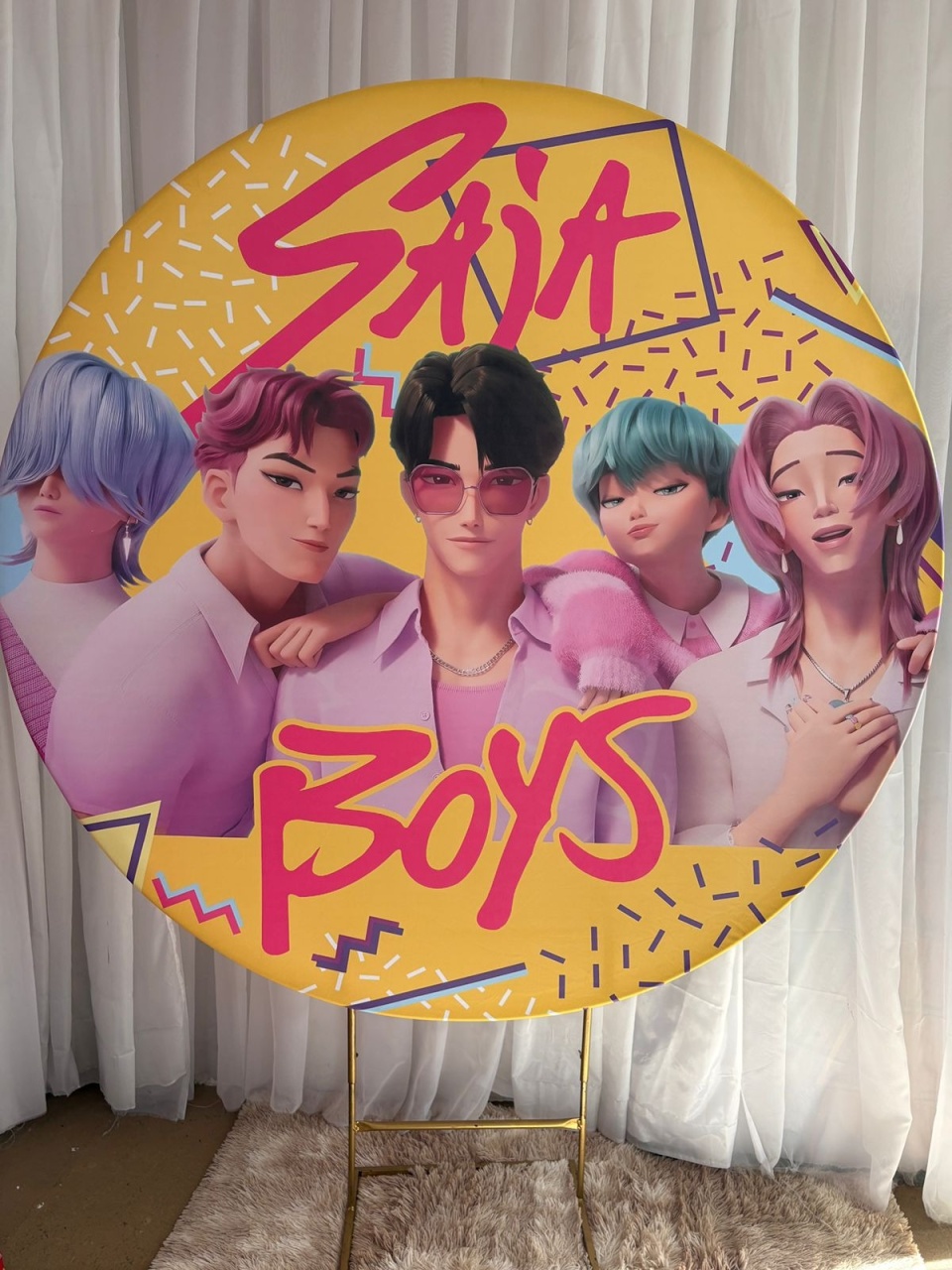 Painel Sublimado Saja Boys - Três Marias Festas