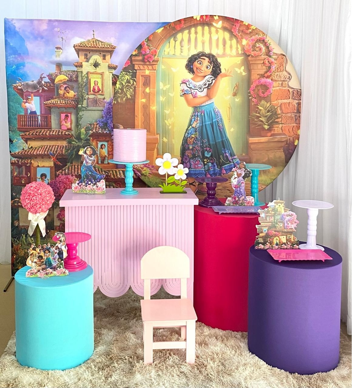 Encanto Mirabel - Três Marias Festas