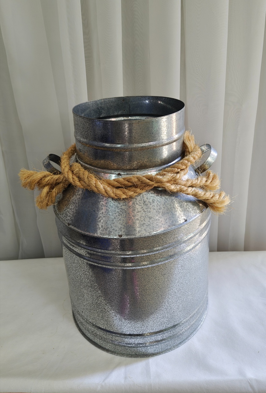 Leiteira Grande Antiga de Chão Prata - Três Marias Festas