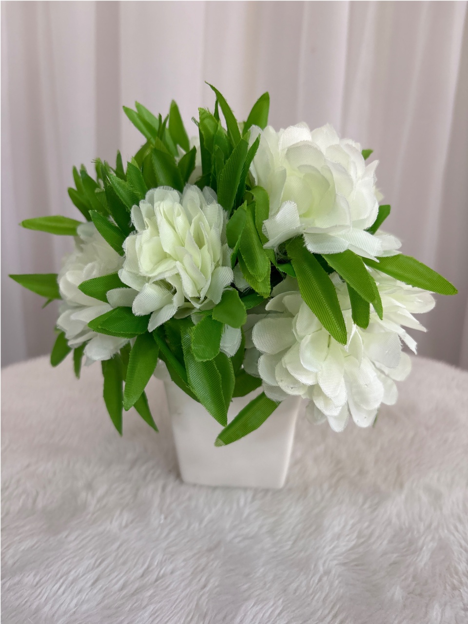 Vasinho Decorativo Flores Brancas - Três Marias Festas