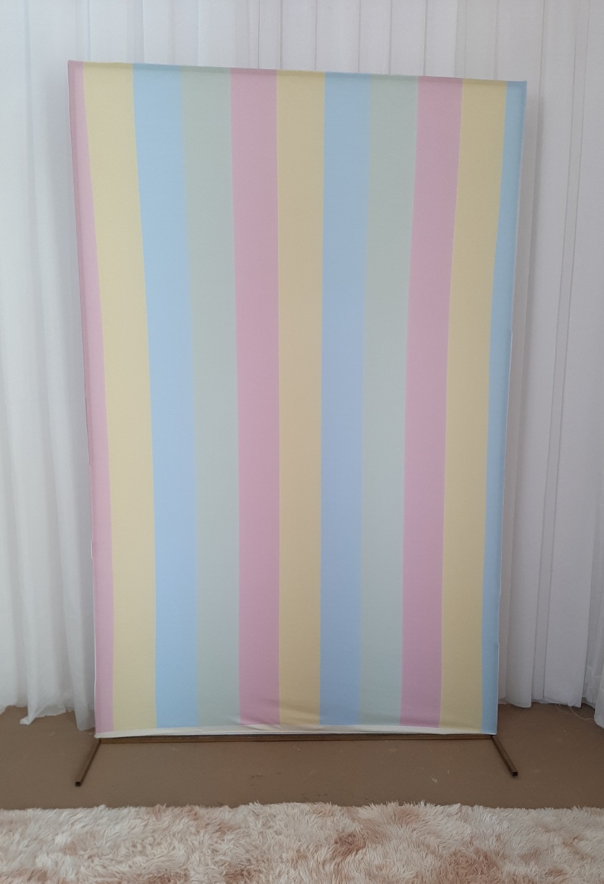 Capa Painel Romano Listrado Candy - Três Marias Festas