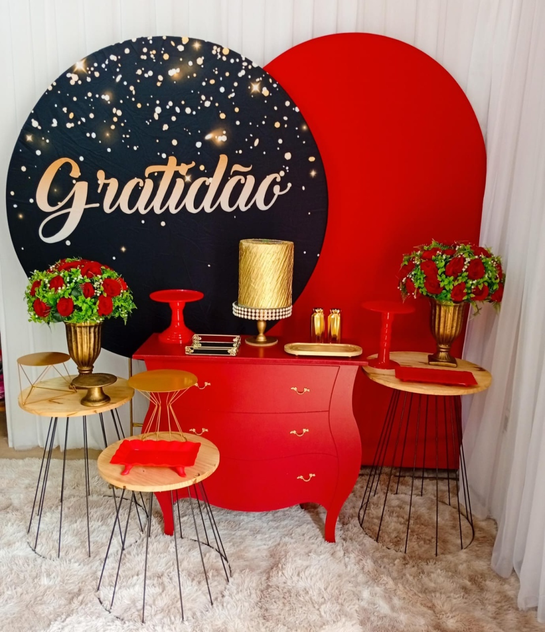 Gratidão Vermelho E Dourado - Três Marias Festas