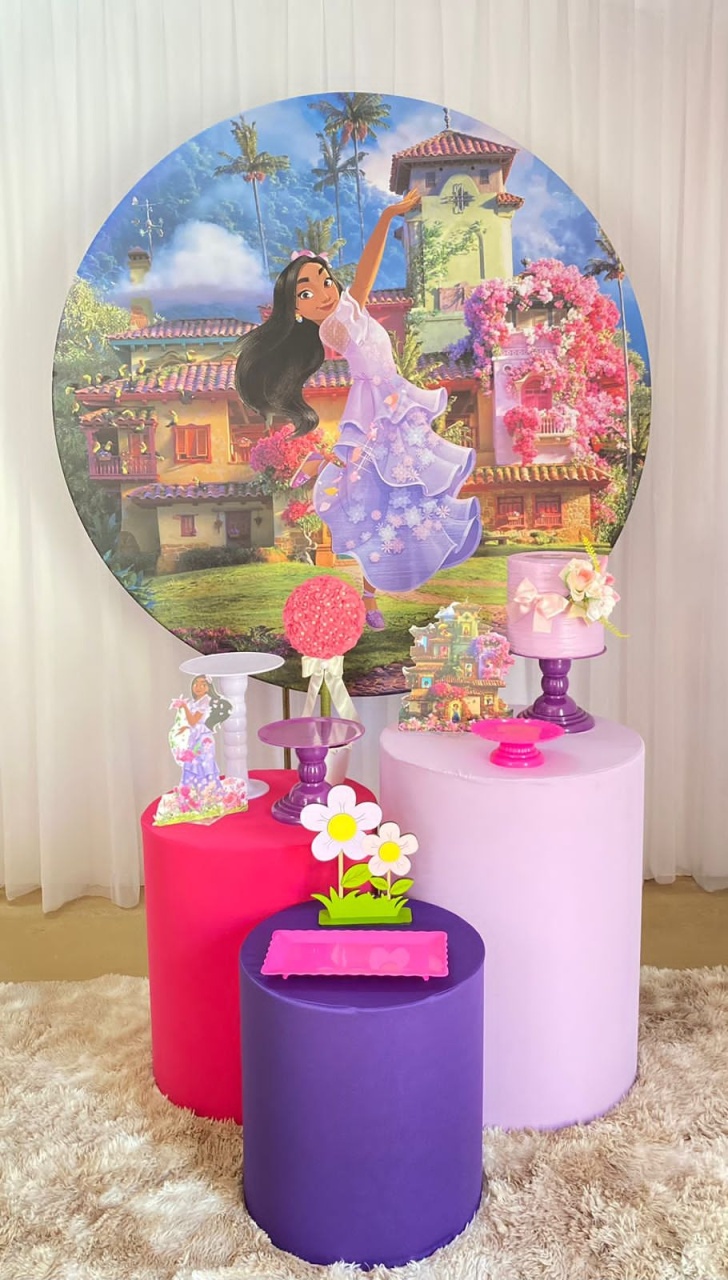 Encanto Isabella - Três Marias Festas