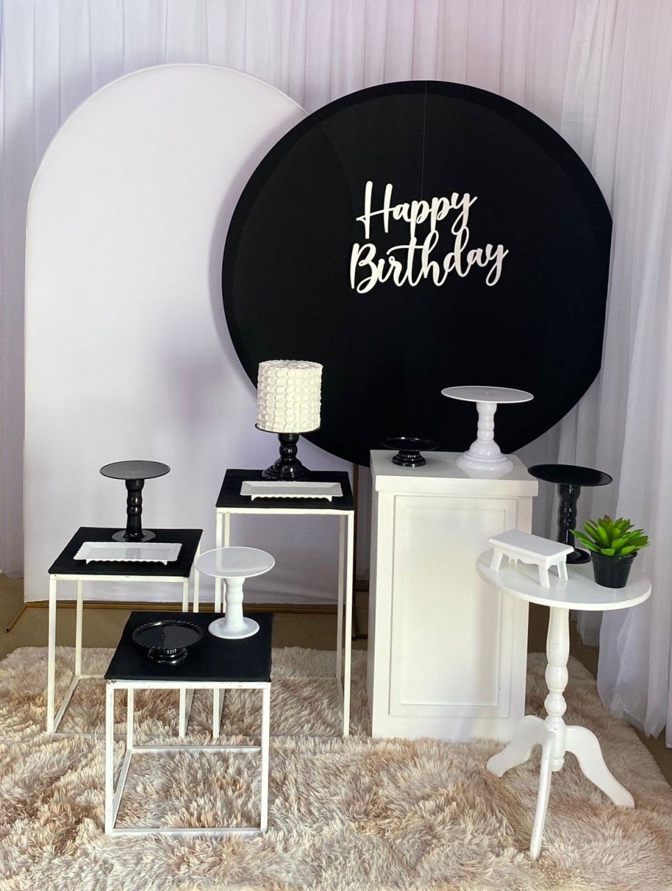 Branco E Preto Happy - Três Marias Festas