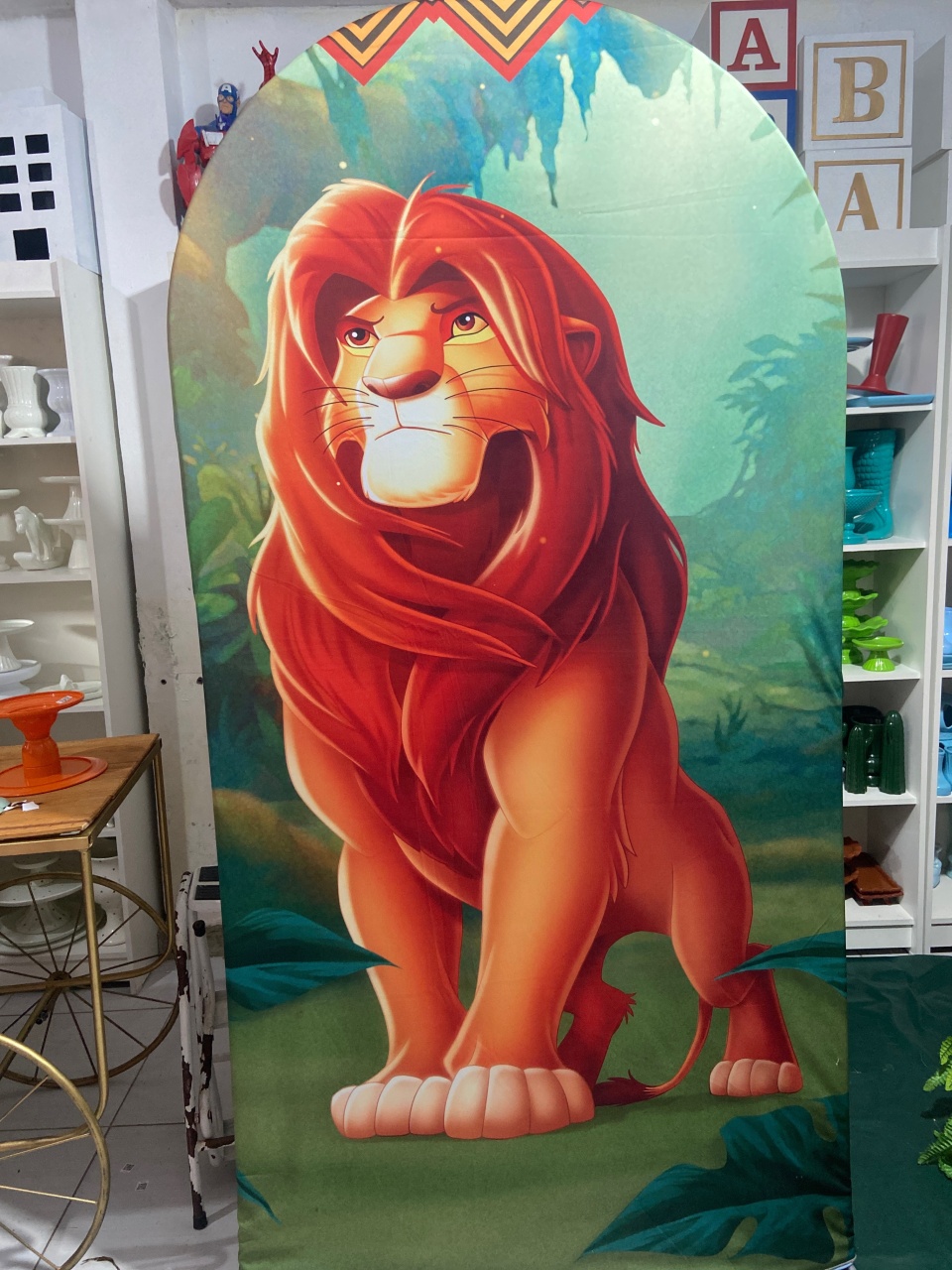 Painel Lateral de Tecido Simba (Rei Leão) - Pegue e monte da Fada Madrinha decorações 
