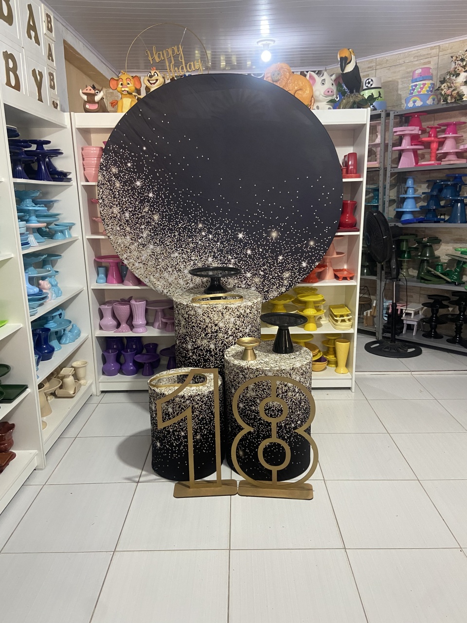 Preto Com Dourado  - Pegue e monte da Fada Madrinha decorações 
