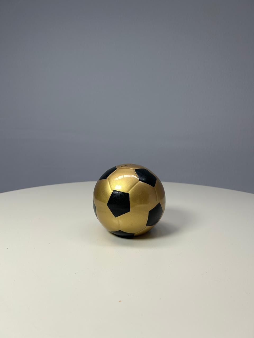 Bola Futebol Dourada E Preta  - MAMÃE DECORA KIT PEGUE E MONTE 