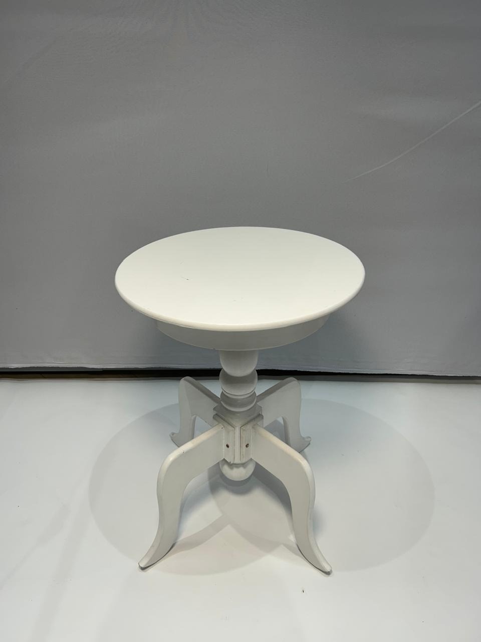 Mesa Branca P - MAMÃE DECORA KIT PEGUE E MONTE 