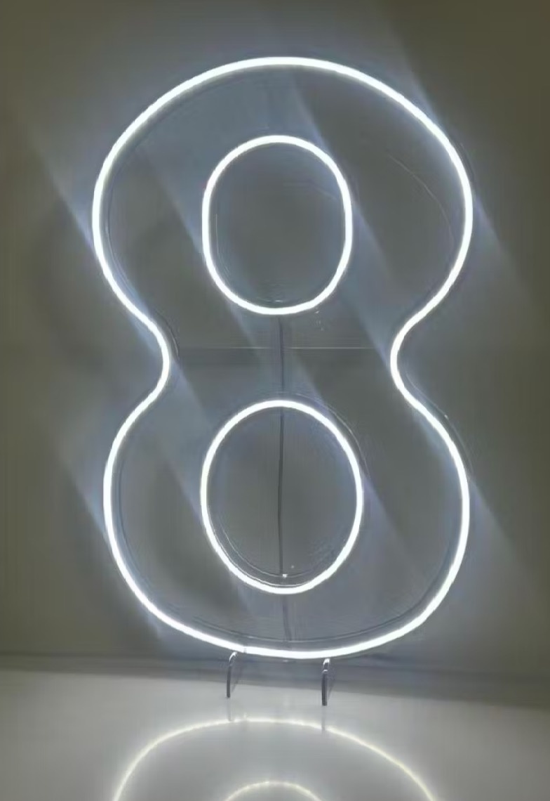 Numeral Led - 8 - encantopegueemonte