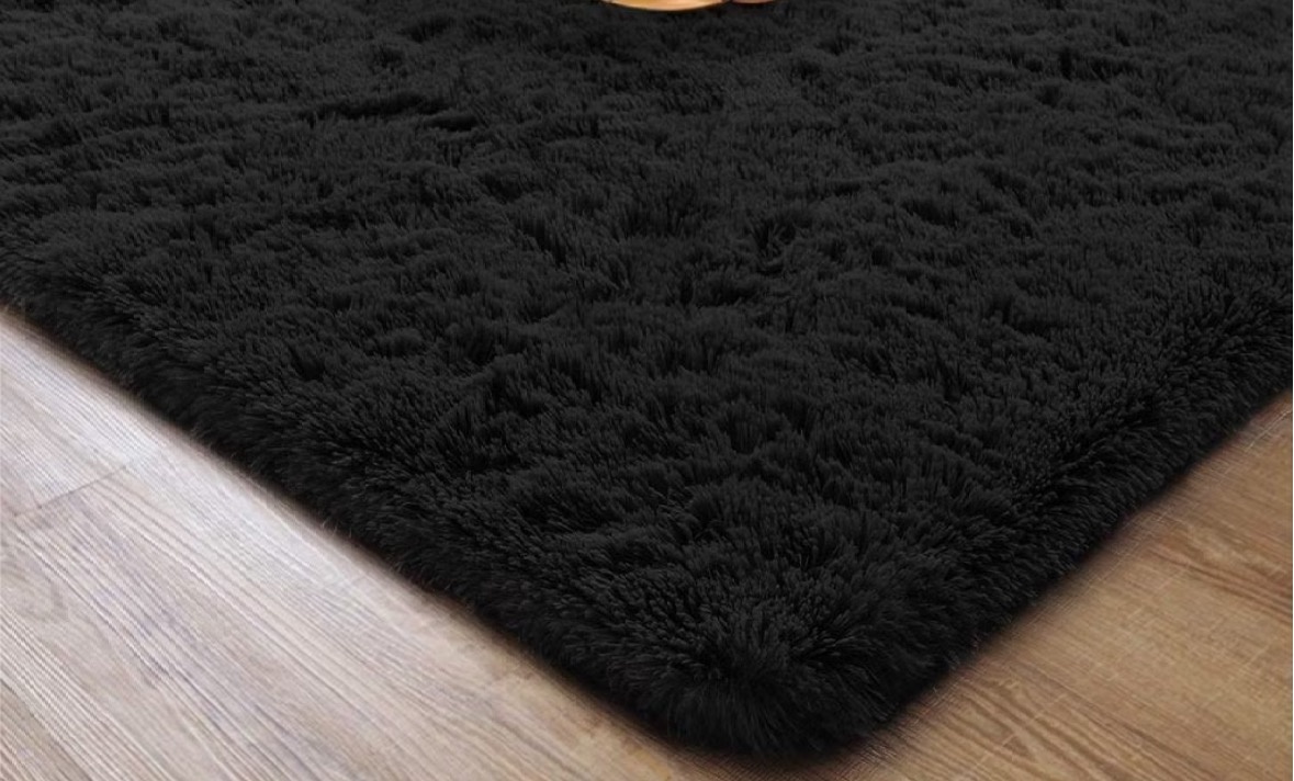 ￼Tapete Peludo 2 X 1,5 Preto - encantopegueemonte