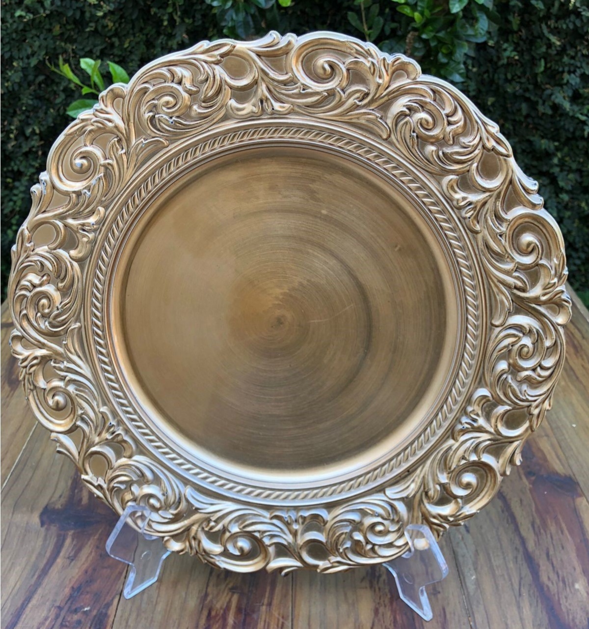 Sousplat Dourado Imperial Arabesco Redondo 35Cms - 276 Unidades - FOCUSEVENTOSJATAI