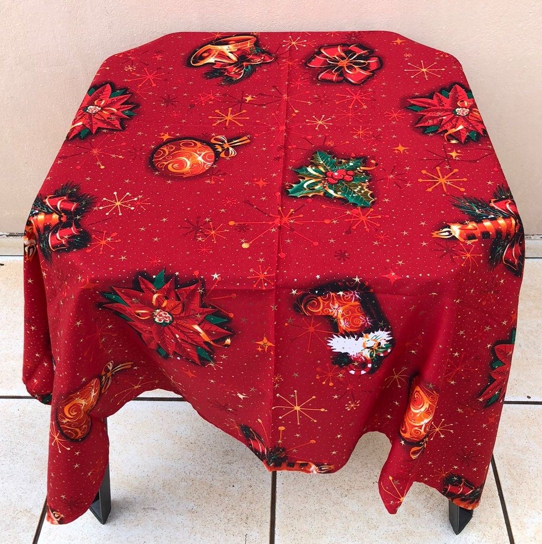 Forro Quadrado Natal Folha Fita Vermelho Oxford 140X140Cm - FOCUSEVENTOSJATAI