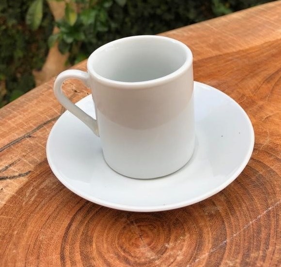 Xicará de Café Porcelana Branca Com Pires - FOCUSEVENTOSJATAI