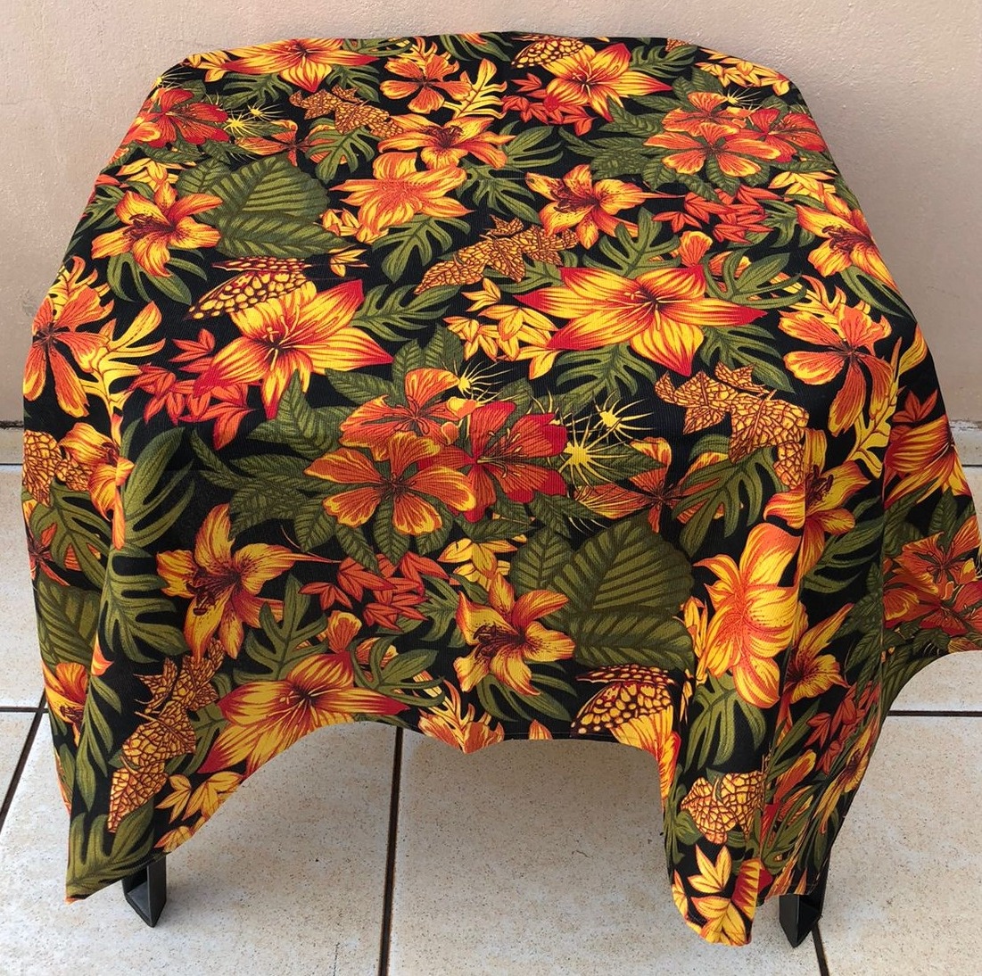 Forro Quadrado Floral Borboletas Laranja Jacquard 140X140Cm - FOCUSEVENTOSJATAI