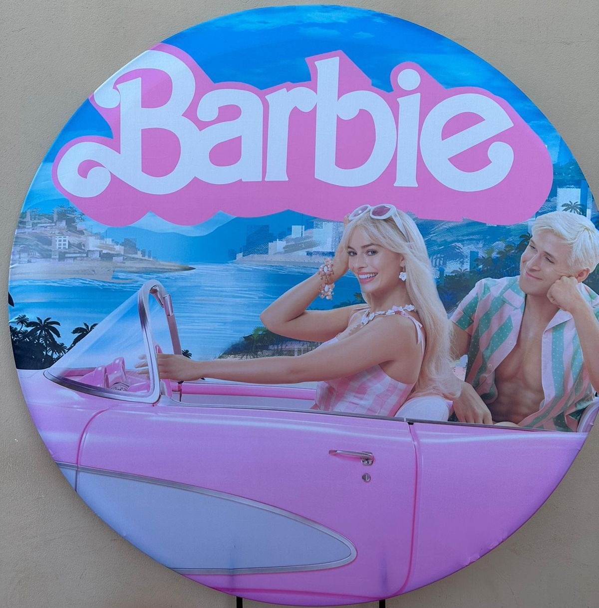 Barbie E Ken Real Carro Rosa Painel Redondo 150Cm - FOCUSEVENTOSJATAI