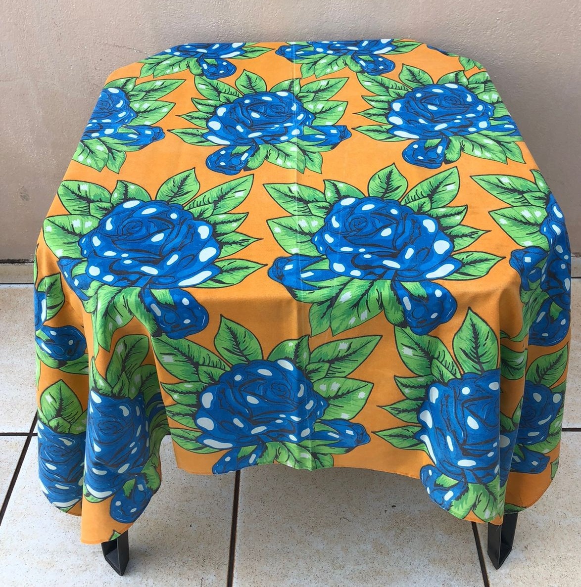 Forro Quadrado Floral Laranja Azul Microfibras 140X140Cm - FOCUSEVENTOSJATAI