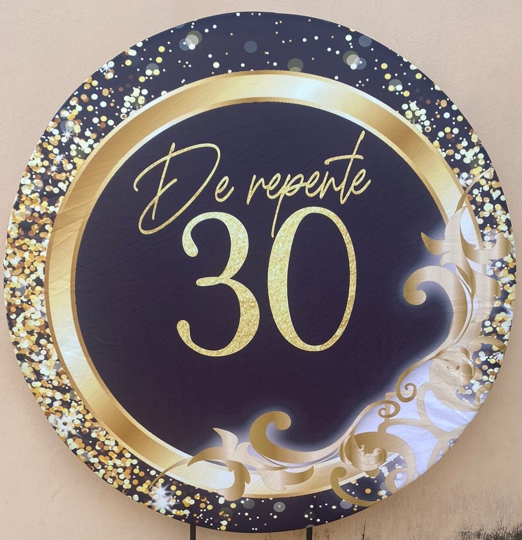 de Repente 30 Anos Arabesco Dourado Painel Redondo 150Cm - FOCUSEVENTOSJATAI