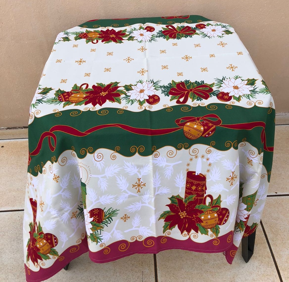 Forro Quadrado Natal Florido Velas Oxford 140X140Cm - FOCUSEVENTOSJATAI
