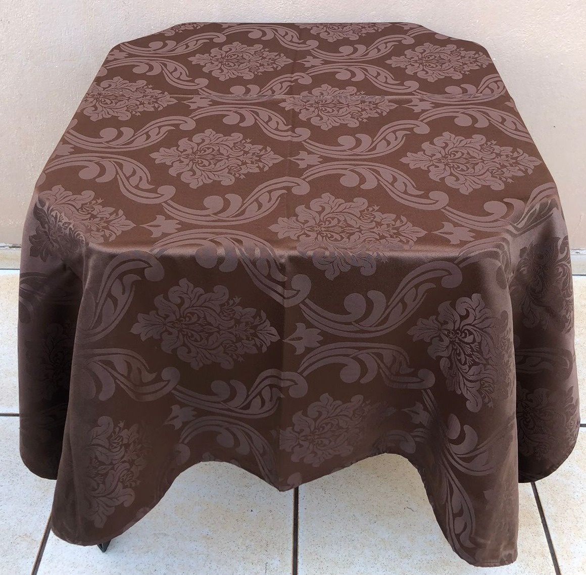 Forro Quadrado Marron Adamascado 140X140Cm - FOCUSEVENTOSJATAI