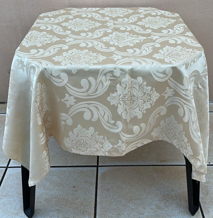 Forro Quadrado Creme Arabesco Adamascado 140X140Cm - FOCUSEVENTOSJATAI