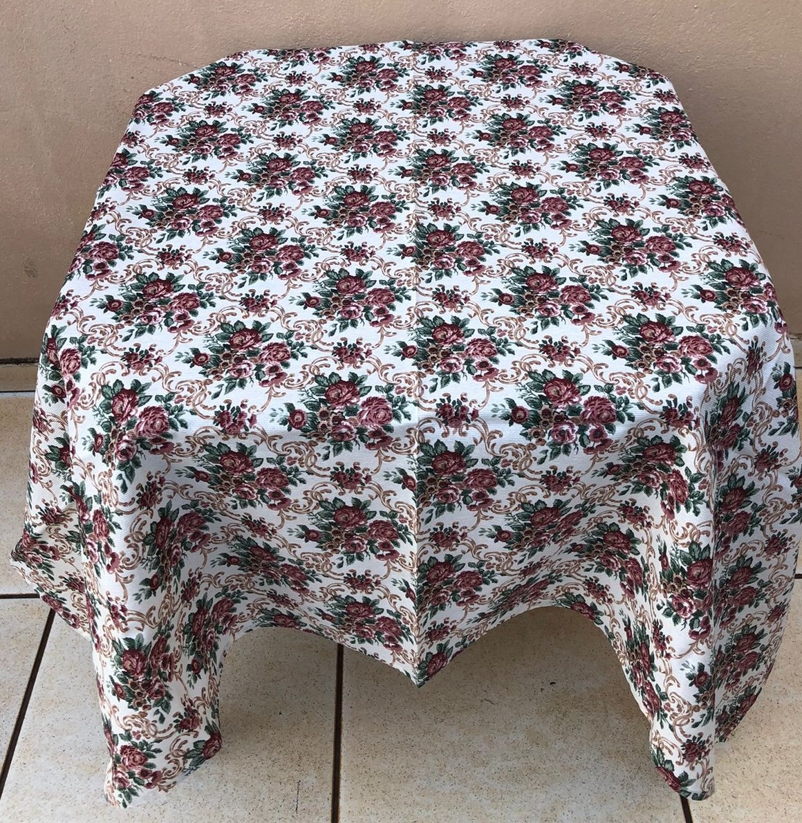 Forro Quadrado Floral Marsalla 140X140Cms - FOCUSEVENTOSJATAI