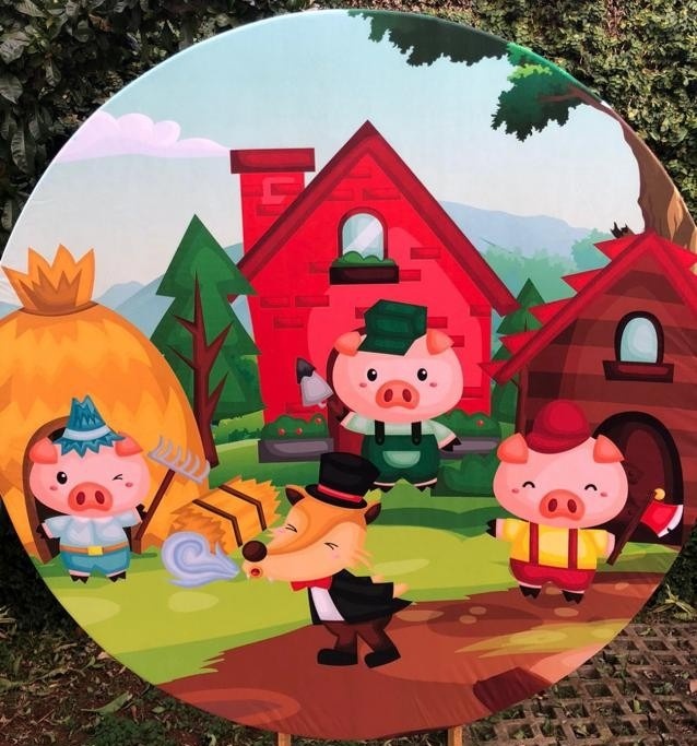 3 Porquinhos Casinha Vermelha - Painel Redondo 150Cms - FOCUSEVENTOSJATAI