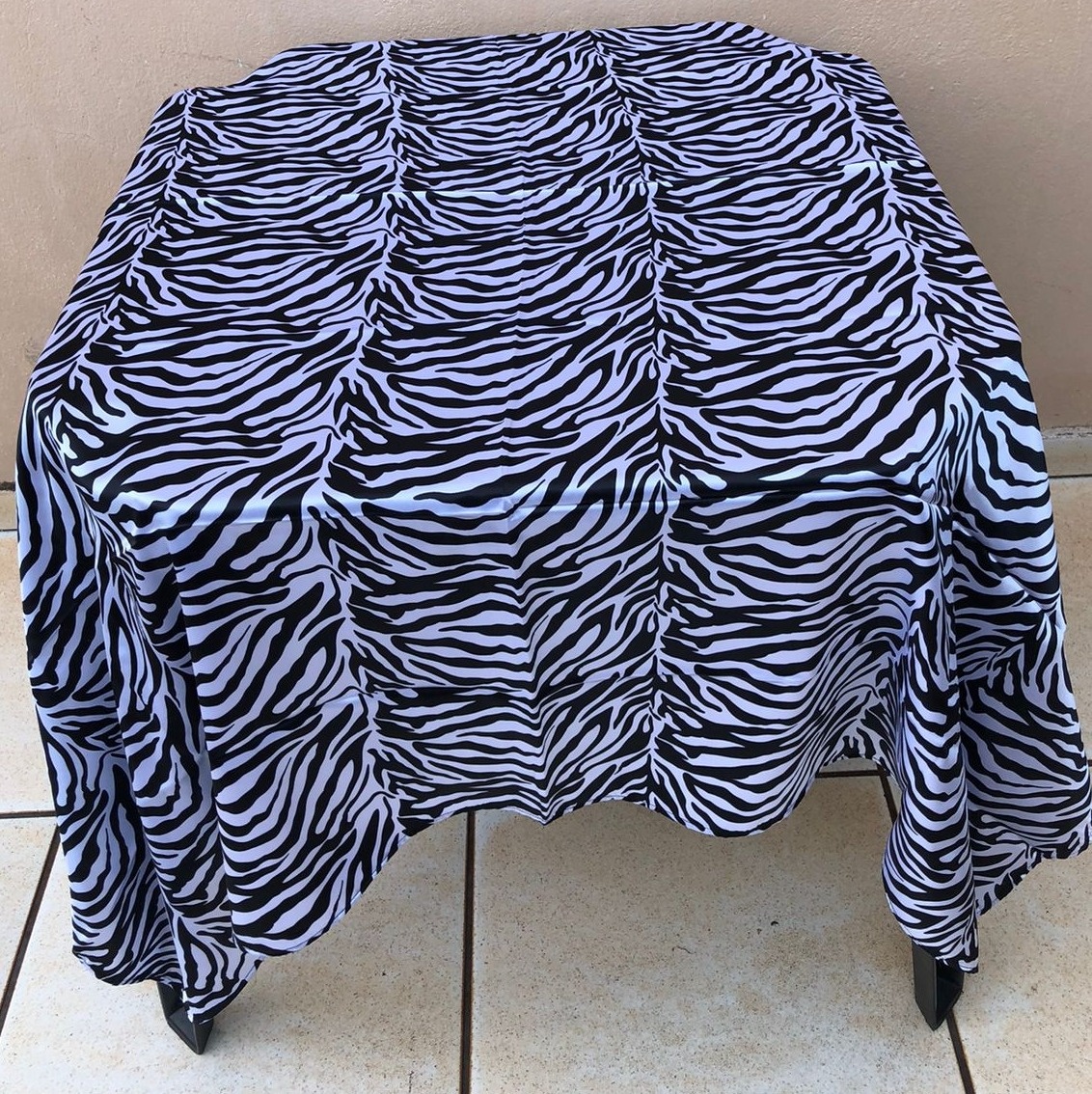 Forro Quadrado Selvagem Zebra Cetim 140X140Cm - FOCUSEVENTOSJATAI