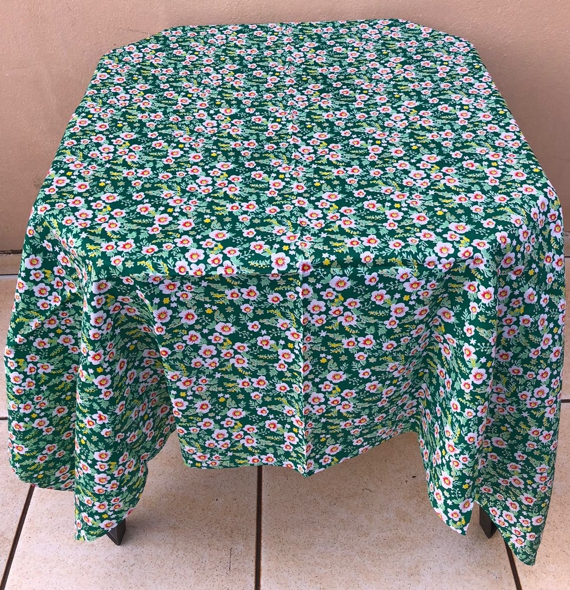 Forro Quadrado Floral Verde Mini Flores Branca Xitão Poliester 140X140Cm - FOCUSEVENTOSJATAI